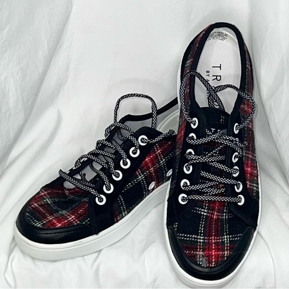 Traq by Alegra Lyriq Flannely Black Red Women's Sz 7 - 7.5 Shoes Sneakers - Picture 4 of 4